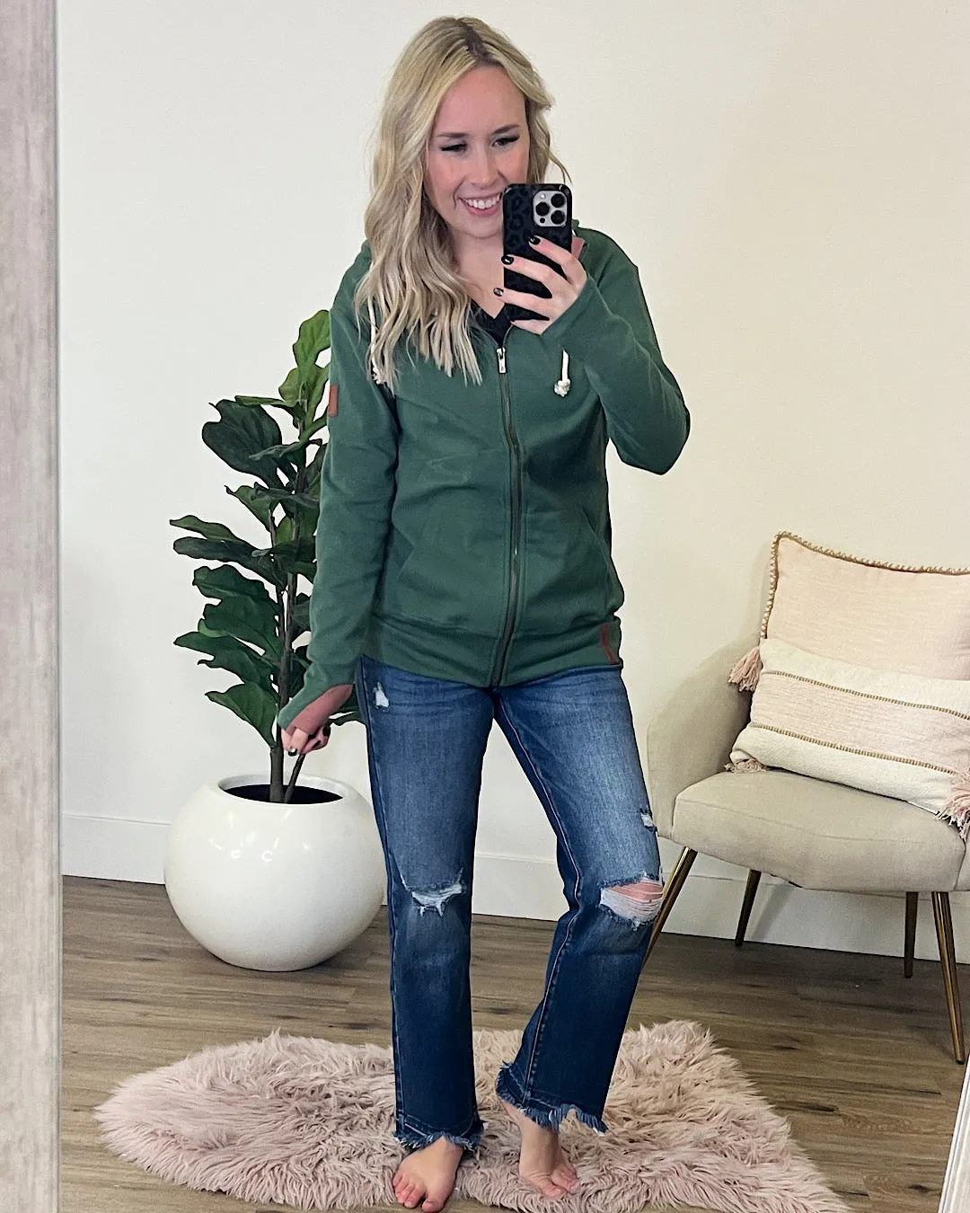 Final Sale: Ampersand Avenue Cozy Full-Zip Sweatshirt – Your Happy Place Essential!